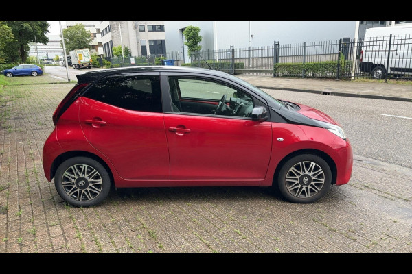 Toyota Aygo 1.0 VVT-i X-CLUSIV AUTOMAAT 1e EIG