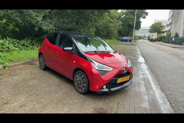 Toyota Aygo 1.0 VVT-i X-CLUSIV AUTOMAAT 1e EIG