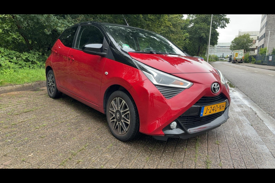 Toyota Aygo 1.0 VVT-i X-CLUSIV AUTOMAAT 1e EIG