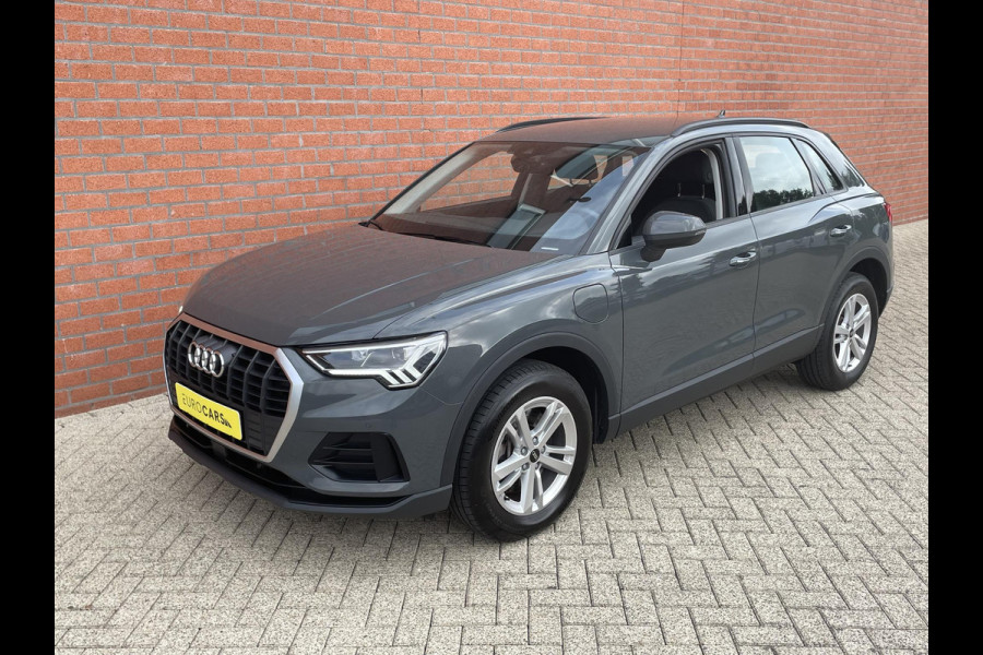 Audi Q3 45 TFSI e Attitude PHEV S-tronic Wegklapbare trekhaak Camera Dab Led Verwarmde voorstoelen Climate Control Navigatie Apple Carplay/Android Auto