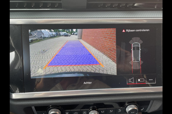 Audi Q3 45 TFSI e Attitude PHEV S-tronic Wegklapbare trekhaak Camera Dab Led Verwarmde voorstoelen Climate Control Navigatie Apple Carplay/Android Auto