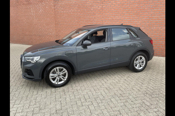 Audi Q3 45 TFSI e Attitude PHEV S-tronic Wegklapbare trekhaak Camera Dab Led Verwarmde voorstoelen Climate Control Navigatie Apple Carplay/Android Auto