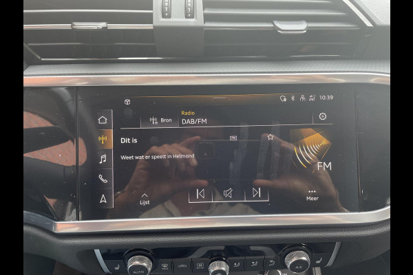 Audi Q3 45 TFSI e Attitude PHEV S-tronic Wegklapbare trekhaak Camera Dab Led Verwarmde voorstoelen Climate Control Navigatie Apple Carplay/Android Auto