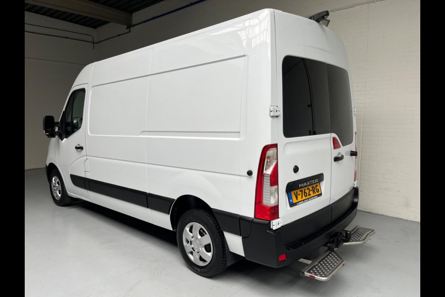 Renault Master SERVICEWAGEN T35 2.3 DCI 145PK EURO6 L2H2 VICTRON V230 BOTT INRICHTING AIRCO STANDKACHEL TREKHAAK RIJKLAARPRIJS!