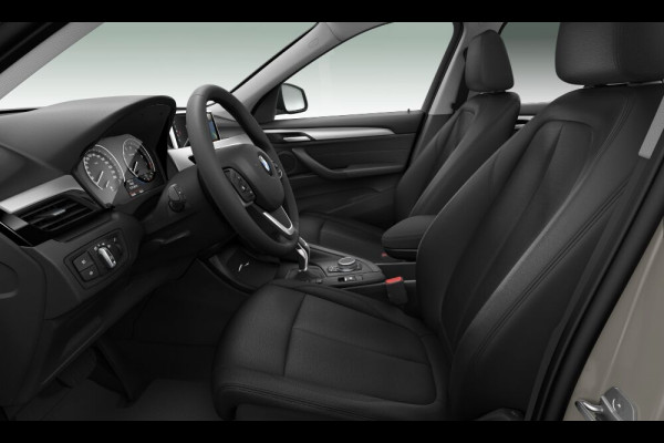 BMW X1 sDrive18i - Trekhaak - Camera - LED - Head-Up - Navi Plus