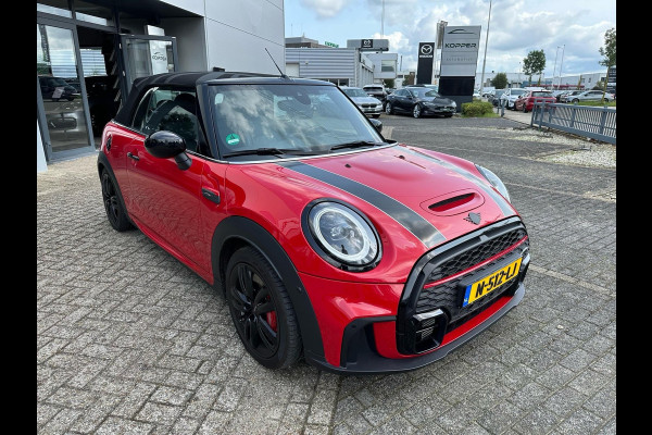 MINI Cabrio 2.0 John Cooper Works / 231 PK / NP 62731 / NL Auto / F1 Aut / HUD