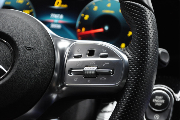Mercedes-Benz GLA 200 AMG Line | Pano | Ambient | Camera | Cruise Control | Apple Carplay |