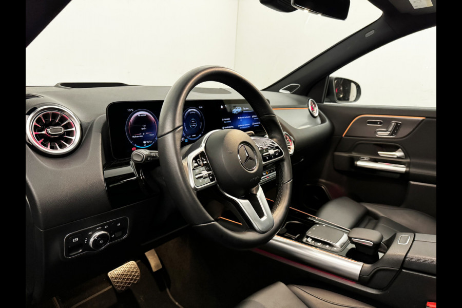 Mercedes-Benz EQA 250 Designo 191pk (burmester,panodak,head-up,carbon,leer,sfeerverlichting)
