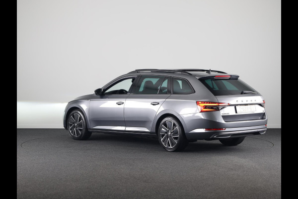 Škoda Superb Combi 1.4 TSI iV Sportline Business 218 pk Plug in Hybrid | Panoramadak | Verlengde garantie | Navigatie | Parkeersensoren | Achteruitrijcamera | Adaptieve cruise control |