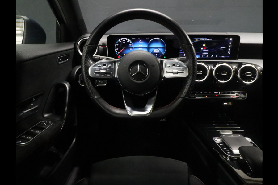 Mercedes-Benz A-Klasse 180 Business Solution AMG [SCHUIFDAK, APPLE CARPLAY, LED, DAB, CAMERA, NAVIGATIE, NIEUWSTAAT]