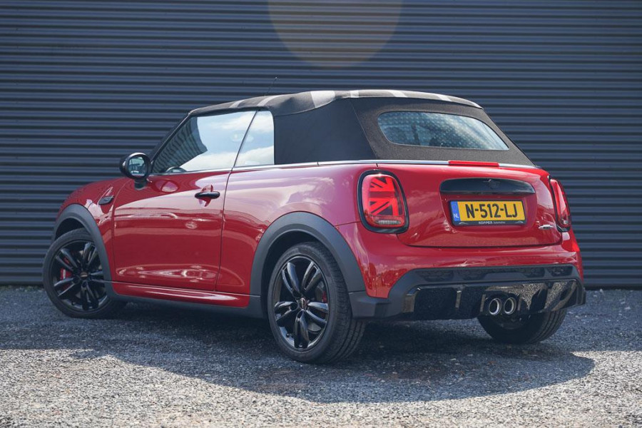 MINI Cabrio 2.0 John Cooper Works / 231 PK / NP 62731 / NL Auto / F1 Aut / HUD