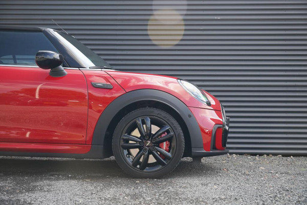 MINI Cabrio 2.0 John Cooper Works / 231 PK / NP 62731 / NL Auto / F1 Aut / HUD