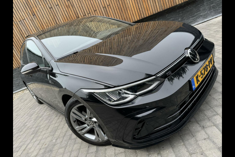 Volkswagen Golf 1.5 eTSI R-Line Automaat | Pano | LED | Parkeesensoren voor en achter | Sfeerverlichting | Alcantara/Leer | Stuur en stoelverwar