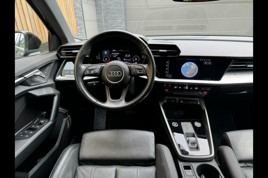 Audi A3 Sportback 35 TFSI S-tronic | Leer | Navi | Apple CarPlay | Getint glas | Digitaal dashboard | Parkeersensoren achter | Climate c