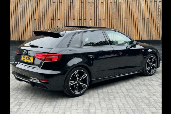 Audi A3 Sportback 35 TFSI S-line Automaat | Pano | Digitale dashboard | Stoelverwarming | Apple CarPlay | Getint glas | Zwart optiek