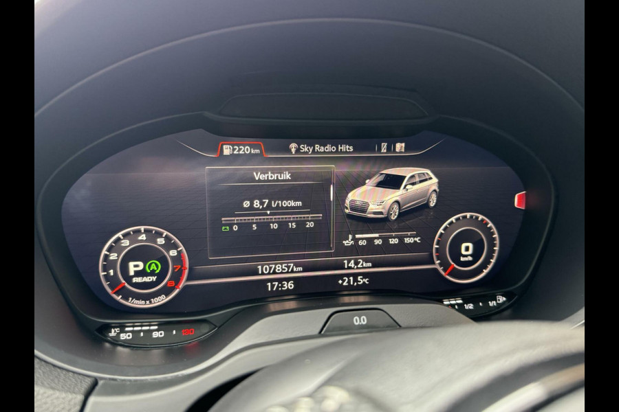 Audi A3 Sportback 35 TFSI S-line Automaat | Pano | Digitale dashboard | Stoelverwarming | Apple CarPlay | Getint glas | Zwart optiek