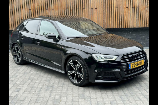 Audi A3 Sportback 35 TFSI S-line Automaat | Pano | Digitale dashboard | Stoelverwarming | Apple CarPlay | Getint glas | Zwart optiek