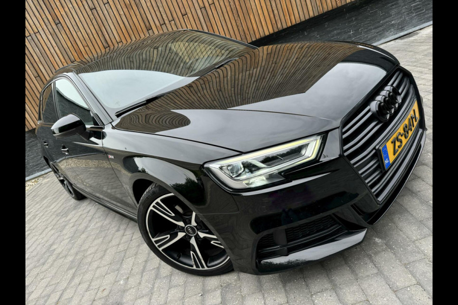 Audi A3 Sportback 35 TFSI S-line Automaat | Pano | Digitale dashboard | Stoelverwarming | Apple CarPlay | Getint glas | Zwart optiek