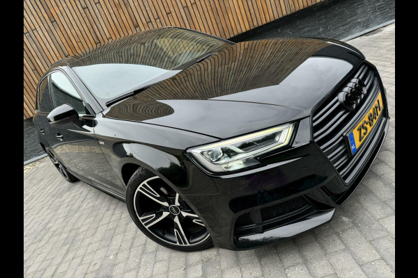 Audi A3 Sportback 35 TFSI S-line Automaat | Pano | Digitale dashboard | Stoelverwarming | Apple CarPlay | Getint glas | Zwart optiek