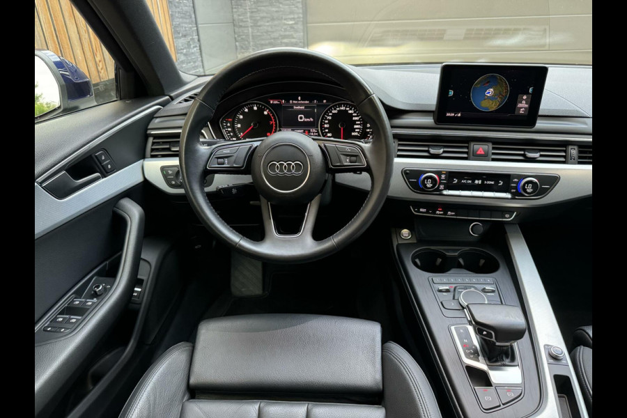 Audi A4 Avant 35 TFSI Sport Automaat | Leer | Navi | Zwarte hemel | Getint glas | Parkeersensoren achter | LED verlichting