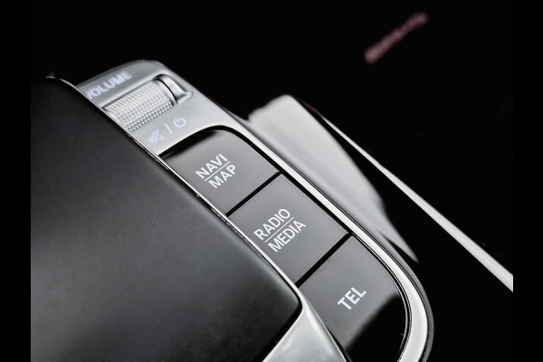 Mercedes-Benz A-Klasse 180 Aut AMG Night Upgrade (panodak,leer,360,keyless)