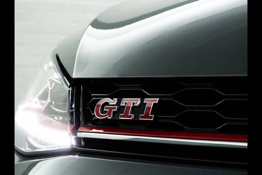 Volkswagen Golf 2.0 TSI GTI TCR 290pk DSG (panodak,matrix,dynamic select,keyless,alcantara,sfeerverlichting)