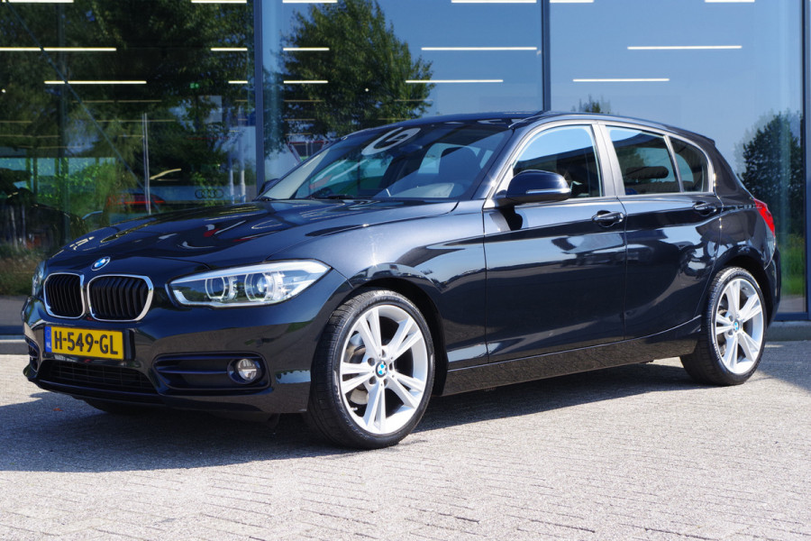 BMW 1-serie 118i 136 PK Automaat Executive, Xenon, Navigatie, Sportstoelen, 18" LM