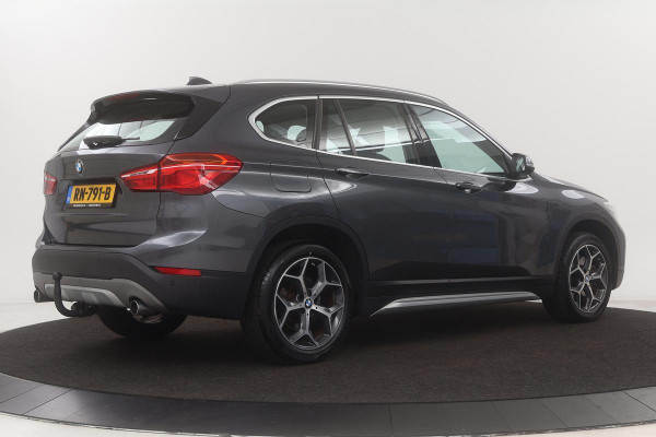 BMW X1 xDrive20i High Executive | Leder | Trekhaak | Stoelverwarming | Head-Up | Navigatie | Sportstoelen | Full LED | PDC | Climate control