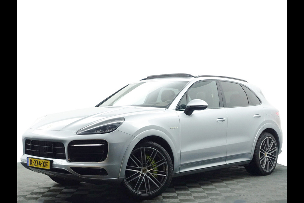 Porsche Cayenne 3.0 E-Hybrid Sport Design (soft close,head up,alcantara hemel,sportuitlaat,panoramadak)