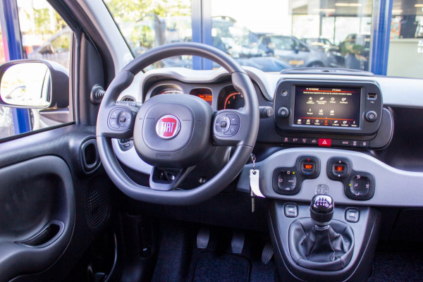 Fiat Panda 1.0 Hybrid Garmin Cross | Prijs rijklaar incl. 12 mnd garantie | Clima Stoelverwarming Navi via carplay