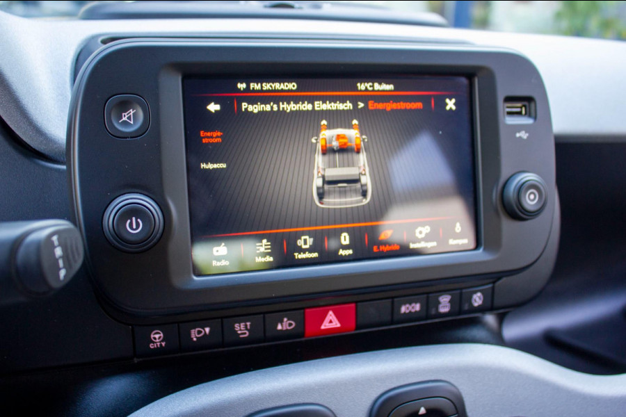 Fiat Panda 1.0 Hybrid Garmin Cross | Prijs rijklaar incl. 12 mnd garantie | Clima Stoelverwarming Navi via carplay