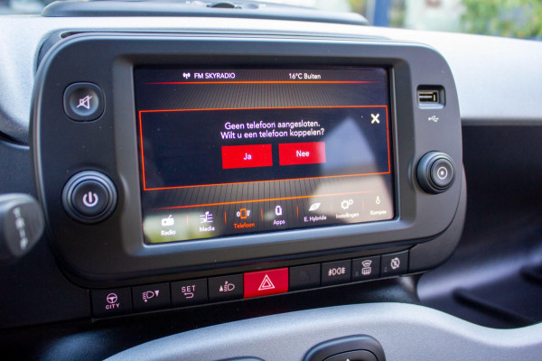 Fiat Panda 1.0 Hybrid Garmin Cross | Prijs rijklaar incl. 12 mnd garantie | Clima Stoelverwarming Navi via carplay