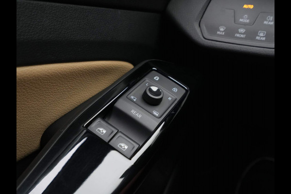 Volkswagen ID.4 First 77 kWh Navigatie Leder Trekhaak Camera 172