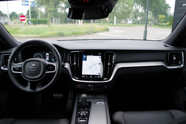 Volvo V60 2.0 B3 163 PK Automaat R-Design, Adap. Cruise Control, 360 Camera, Stoel-& Stuurverwarming, CarPlay