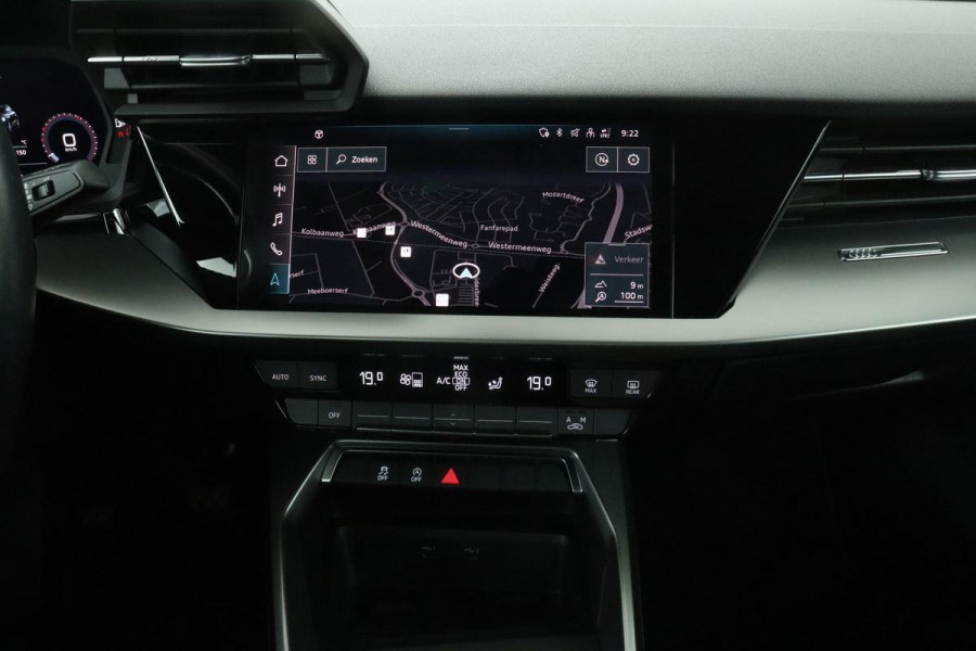 Audi A3 30 TFSI Business Edition | Carplay | Navigatie | Full LED | Virtual Cockpit | Climate control | PDC | Cruise control