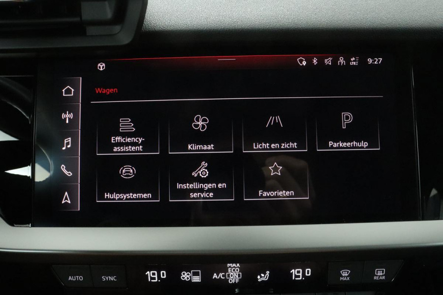 Audi A3 30 TFSI Business Edition | Carplay | Navigatie | Full LED | Virtual Cockpit | Climate control | PDC | Cruise control