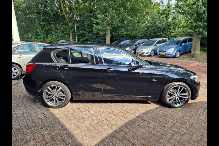 BMW 1-serie 116i Executive | 1E EIGENAAR | 12 MND GARANTIE | NAVI | NL AUTO | CRUISE |