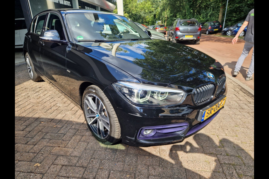 BMW 1-serie 116i Executive | 1E EIGENAAR | 12 MND GARANTIE | NAVI | NL AUTO | CRUISE |