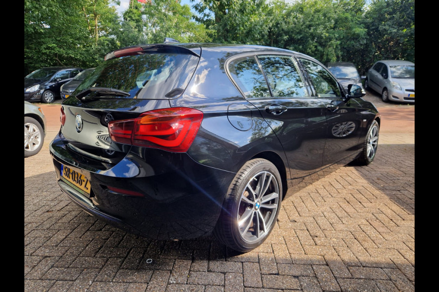 BMW 1-serie 116i Executive | 1E EIGENAAR | 12 MND GARANTIE | NAVI | NL AUTO | CRUISE |