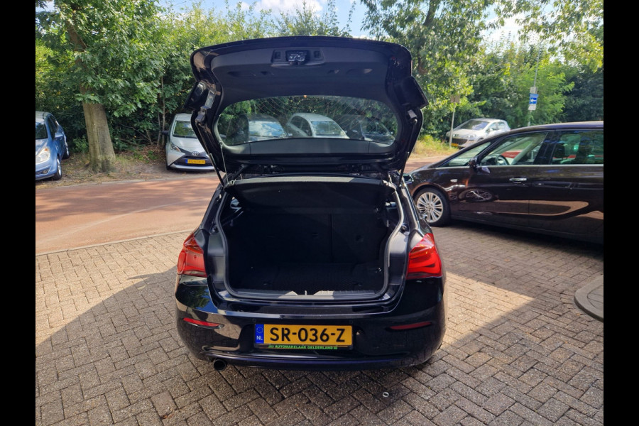 BMW 1-serie 116i Executive | 1E EIGENAAR | 12 MND GARANTIE | NAVI | NL AUTO | CRUISE |