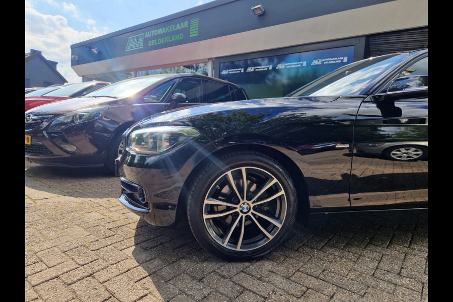 BMW 1-serie 116i Executive | 1E EIGENAAR | 12 MND GARANTIE | NAVI | NL AUTO | CRUISE |