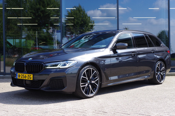 BMW 5 Serie Touring 540d 340 PK xDrive M-Sport High Executive, Panoramadak, Elek. Trekhaak, Harman/Kardon, Soft-Close