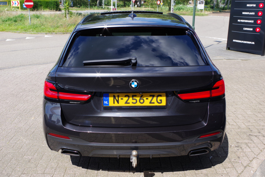 BMW 5 Serie Touring 540d 340 PK xDrive M-Sport High Executive, Panoramadak, Elek. Trekhaak, Harman/Kardon, Soft-Close