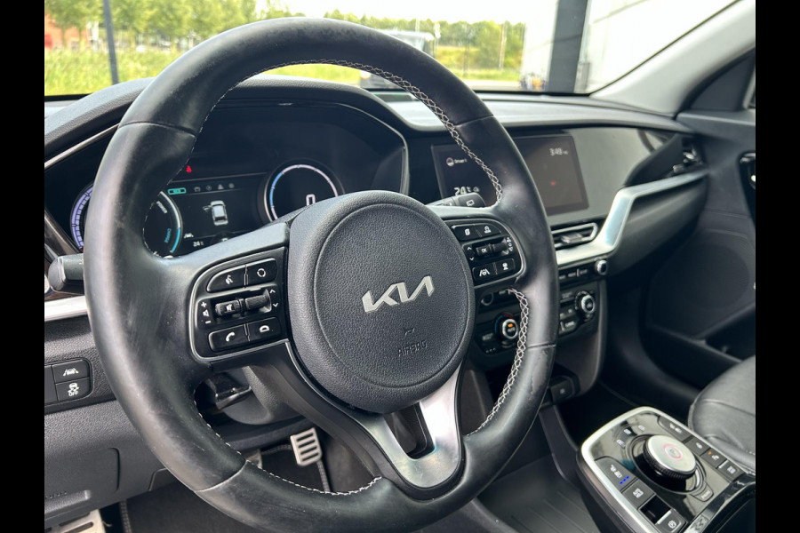 Kia e-Niro ExecutiveLine 64 kWh | Automaat | Cruise | Leder | Stoelverkoeling | Camera | JBL | Sensoren | Schuif-Kanteldak |