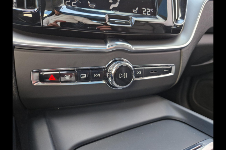 Volvo XC60 2.0 T5 AWD Momentum | Pano | Electr. Stoel + Memory | Cruise | PDC | Apple Carplay \ Android Auto |