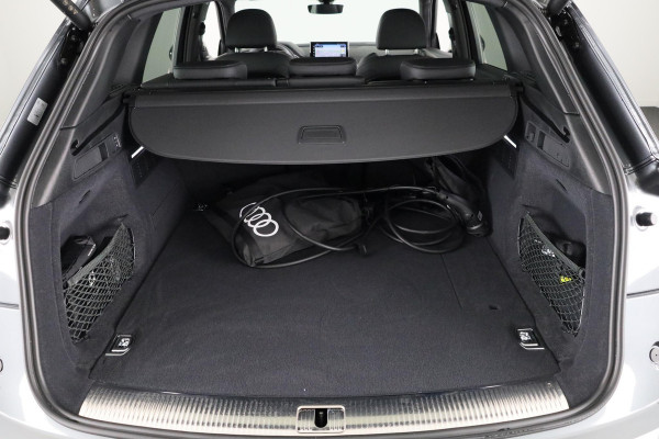 Audi Q5 50 TFSI e S edition Competition 299pk Plug in Hybrid | Panoramadak | Luchtvering | 21 inch Lichtmetalen velgen | Parkeercamera | Elektrisch verstelbare voorstoelen