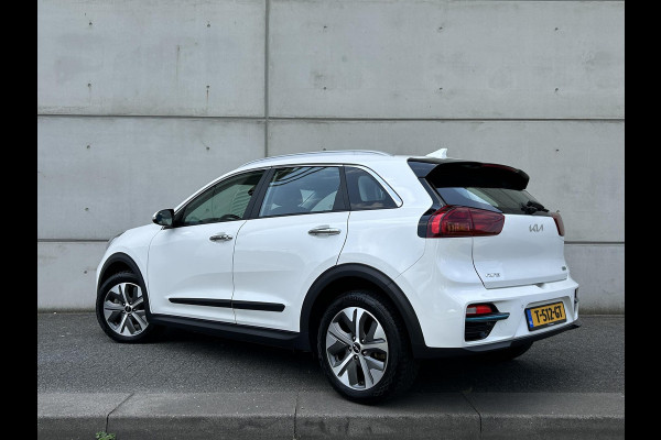 Kia e-Niro DynamicPlusLine 64 kWh Automaat | Schuif-/Kanteldak | H-Leder | Camera | Navi | Stuur-/Stoelverwarming | Key-Less | Clima | Apple CarPlay/Android Auto | 17” Velgen | PDC | Cruise | LED |