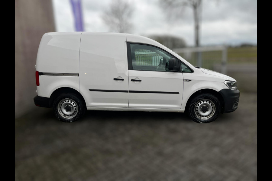 Volkswagen Caddy 2.0 TDI L1H1 BMT Highline AUTOMAAT / TREKHAAK / CARPLAY / VERW. VOORRUIT / 4-SEASONBAND / NAVI