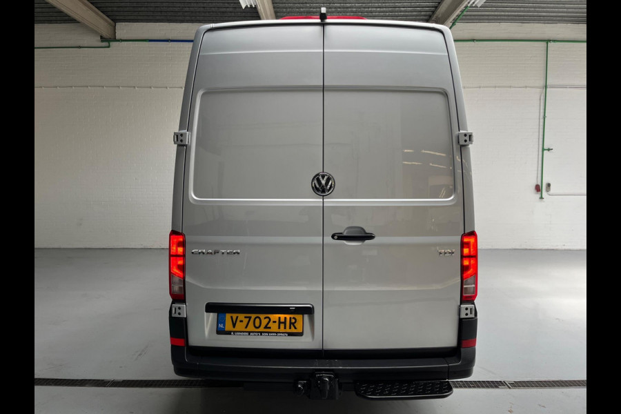 Volkswagen Crafter 35 2.0 TDI L3H3 oude L2H2 Highline 3Persoons, Airco, Camera, Navigatie, Trekhaak, RIJKLAARPRIJS!