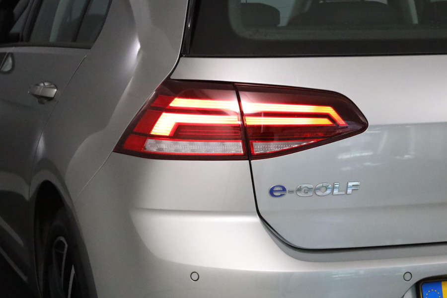 Volkswagen e-Golf E-DITION 136 pk | Navigatie | Warmtepomp | Parkeersensoren | Stoelverwarming | LED koplampen |